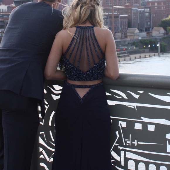 Prom dress - Picture 2 of 2